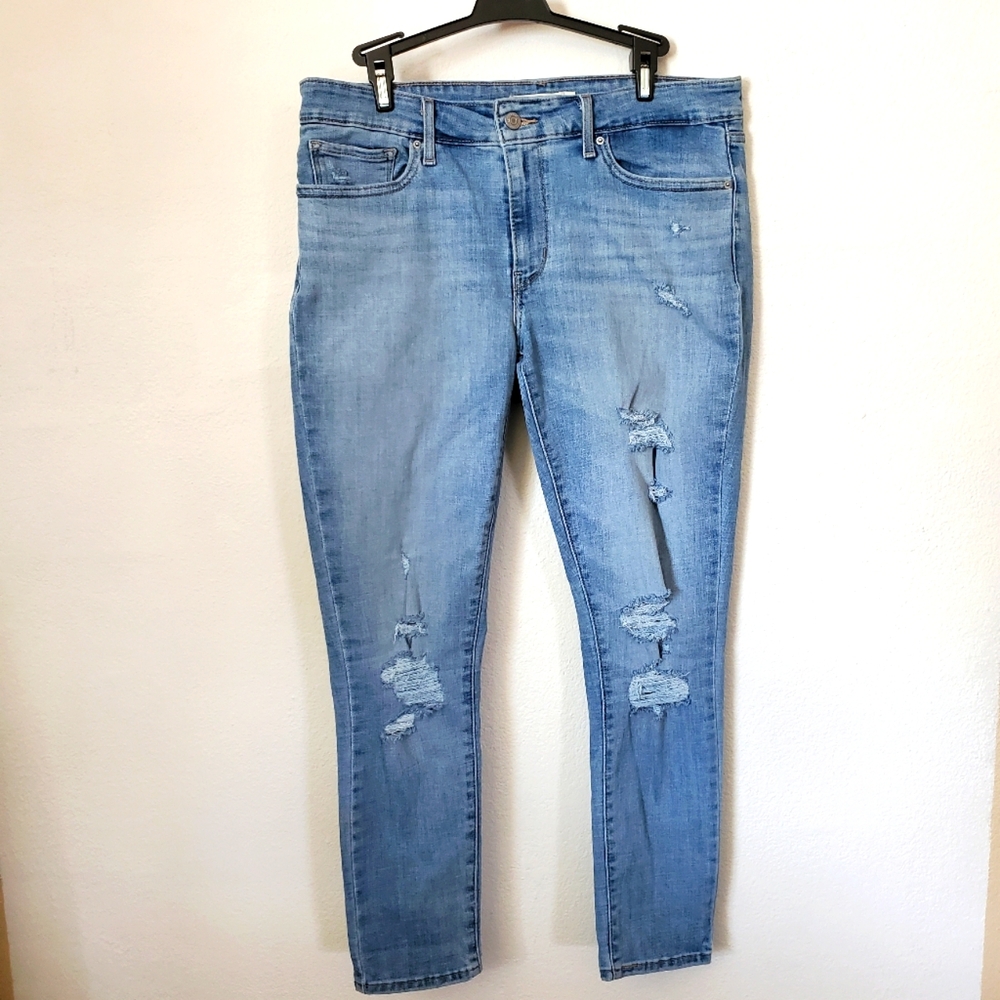 31 Levi's 711 Skinny Distressed Jeans